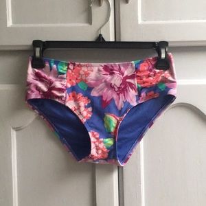 Mid rise floral swim bottoms